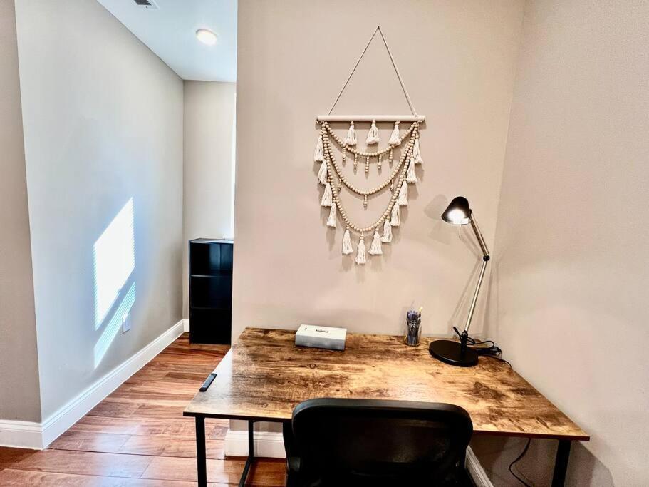 404 Rose In The City 1 Bd Living Room In Center City フィラデルフィア エクステリア 写真